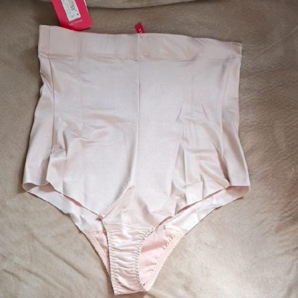 SPANX High-Waisted Shape Thong in Tan Size L - Picture 2 of 9
